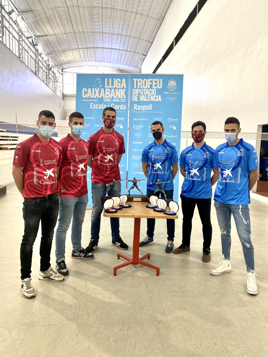 funpival's tweet photo. 🏆PRESENTADA LA FINAL DE LA XXX LLIGA @caixabank #EIC @Pelayotrinquet 
Manuel Bañuls, director d'Institucions de @caixabank a la @c_valenciana, @Raquel_Tamarit secretària autonòmica @GVAculturesport, @pepecatalunya president de la @funpival i @vallense0 president de la @fedpival https://t.co/bhdNfTXAUS