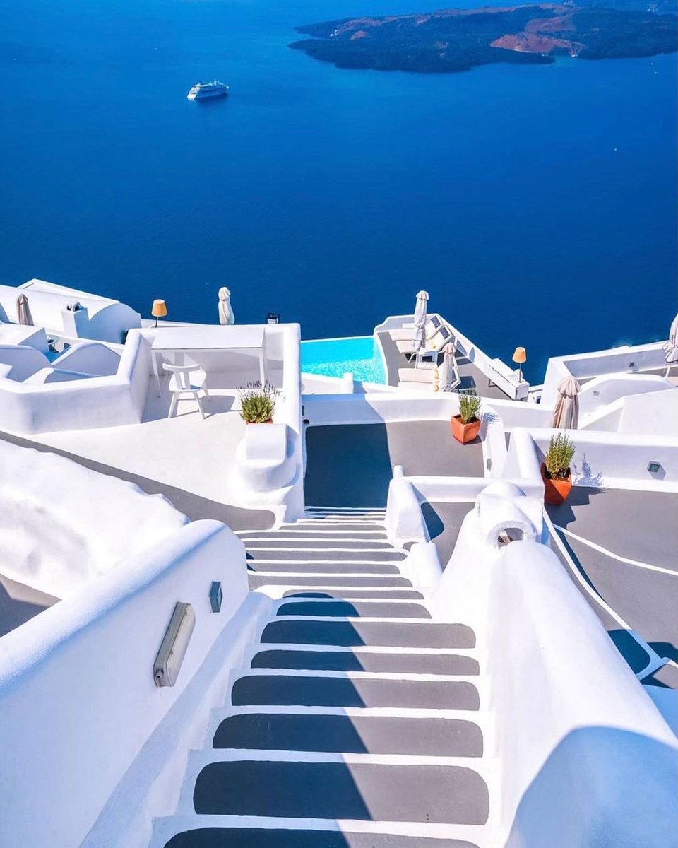 xFuzz__'s tweet photo. Santorini https://t.co/t5mgp4MbiT