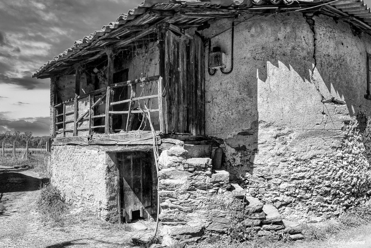Candidotw's tweet photo. Rural #Distriz #MonforteDeLemos https://t.co/nWbnAwypv9
