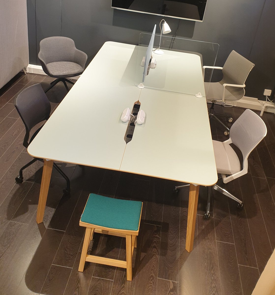 vercorhys's tweet photo. Jack #BenchDesking is now on display in the @Vercodesign #London #Showroom. If you would like to book an #Appointment to see it alongside our other fantastic #Products, feel free to get in contact.
#Office #Furniture #NewProduct #Launch #Clerkenwell #COVID19 #OpenPlan #Design https://t.co/0xJqV9GspQ