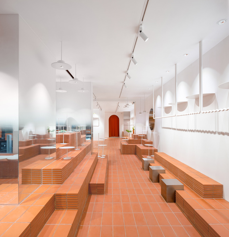 themastermakers's tweet photo. Tienda HER en Hong Kong --> un doble programa estilístico-gastronómico articula un espacio definido por la misteriosa y omnipresente presencia de la terracota. Aliméntate y pruébate!
#ClapStudio #retail #restaurante #design #makers #mastermakers https://t.co/ATtWy0sIgR