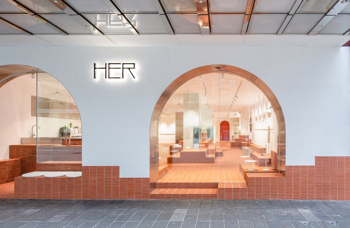 themastermakers's tweet photo. Tienda HER en Hong Kong --> un doble programa estilístico-gastronómico articula un espacio definido por la misteriosa y omnipresente presencia de la terracota. Aliméntate y pruébate!
#ClapStudio #retail #restaurante #design #makers #mastermakers https://t.co/ATtWy0sIgR