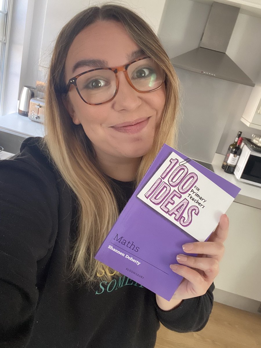 MissSDoherty's tweet image. I was in the bath this morning when the buzzer for my flat went. 

“Delivery for Shannine.” 

I hadn’t ordered anything. 

I took the package bath to the bathroom (I don’t know why 🤣) and opened it up as I got back into the bath. 

AND IT WAS THIS!!!! 🥲🥲🥲