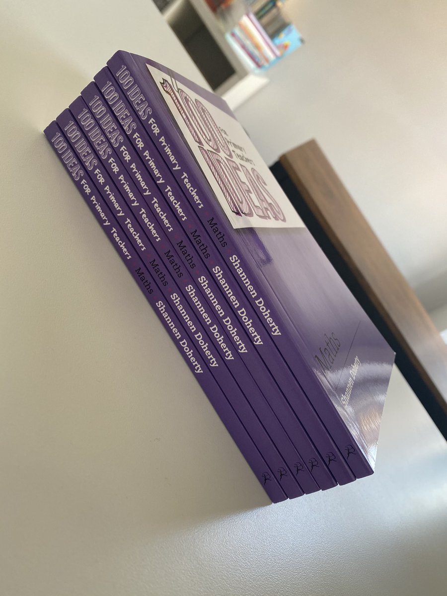 MissSDoherty's tweet image. I was in the bath this morning when the buzzer for my flat went. 

“Delivery for Shannine.” 

I hadn’t ordered anything. 

I took the package bath to the bathroom (I don’t know why 🤣) and opened it up as I got back into the bath. 

AND IT WAS THIS!!!! 🥲🥲🥲