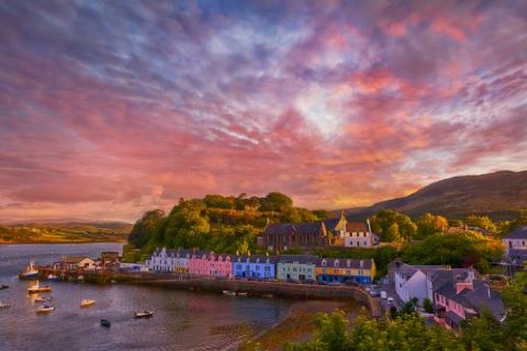 railbookers's tweet photo. With its glorious harbour, pier, and views of the surrounding hills It is easy to see why Portree is considered one of the 20 most beautiful villages in the UK. Stay on the island with one of our Isle of Skye holidays and this view could be yours!
https://t.co/wbLLdzt56e https://t.co/Cz2dDtSvKR