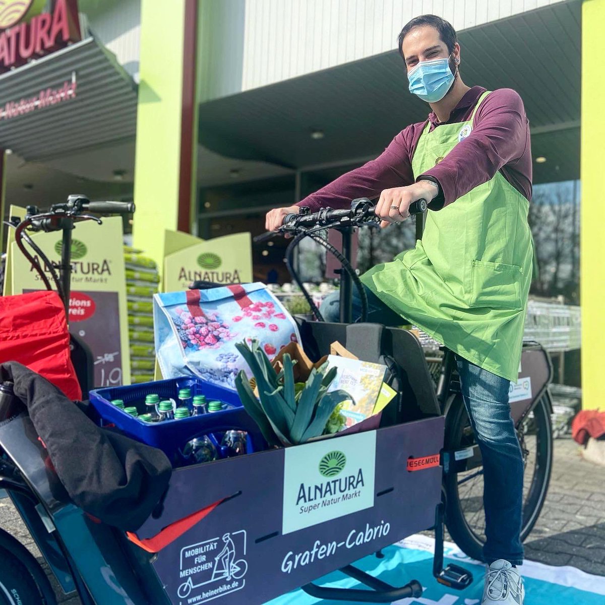 wandelbaresDA's tweet photo. Ab heute gibt es sechs neue #heinerbike E-Lastenräder in #Darmstadt! @VCD_DA_DI und @Alnatura haben sich zusammengetan und stellen nun acht Räder zum kostenlosen Verleih bereit. Zwei davon stehen in Alsbach-Hähnlein - die anderen sechs vor den drei Darmstädter Filialen. https://t.co/8sDGOqnvyB