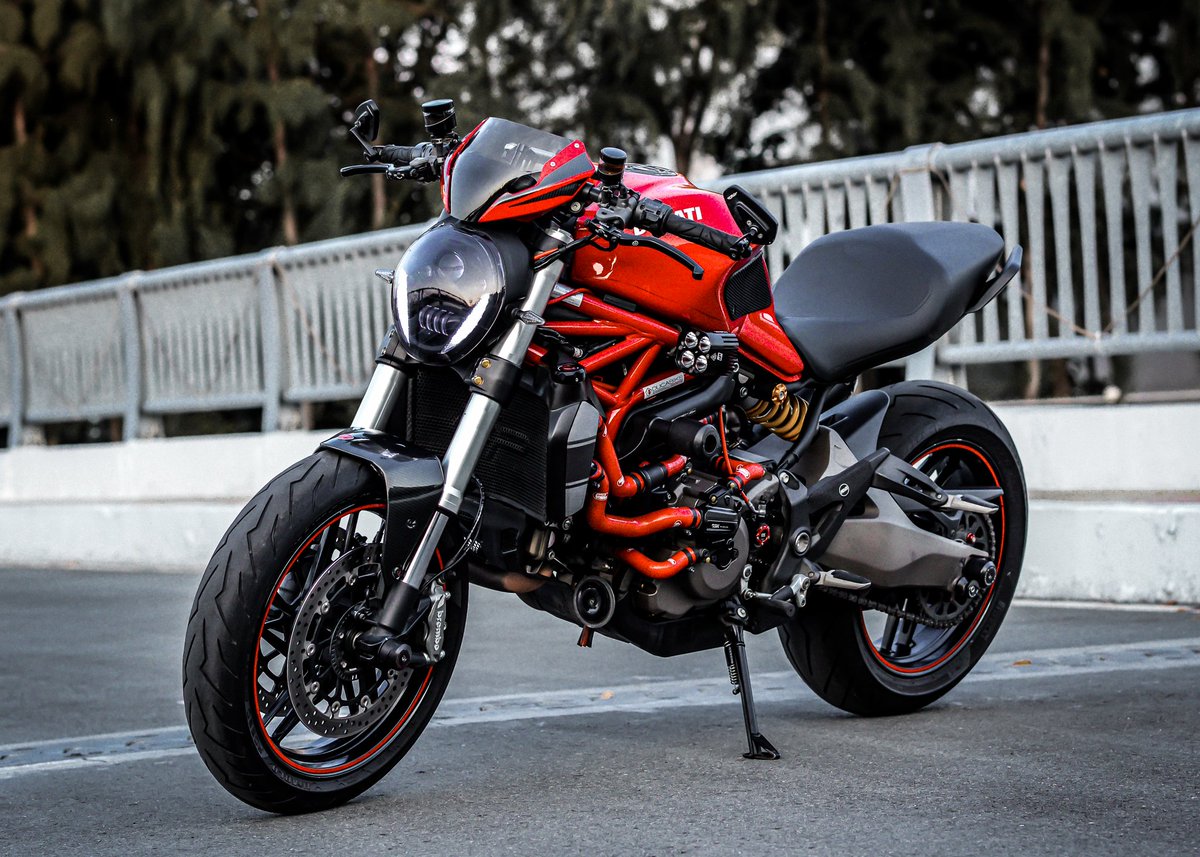 Khangnht98's tweet photo. Afternoon 🌥
[ Khangnht98 ]
• Instagram: https://t.co/PG1rrikRoj
• Facebook: https://t.co/twcqKPx78m

#Ducati #DucatiMonster #Monster821 #SamcoSport #TeamSamco #DucatiCustom #DucatiVietNam #DOCSGN #WeLoveMonster #NakedBike #Rizoma #Vietnam https://t.co/KsBtjG2GQN