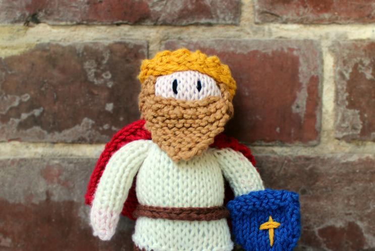 PlaymakersWinch's tweet photo. Explore our Knitted King Alf Trail! 👑🧶 #KnittedAlf

Our Knitted King Alf Trail kicks off today all over Winchester and the wider district.

Knitted King Alfs can be found in the windows of various local independent shops and businesses across the city. https://t.co/hjkMmNQdNL