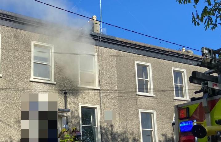 DubFireBrigade's tweet image. Three units have attended a house fire in Dun Laoghaire. Firefighters in breathing apparatus extinguished the fire after conducting a search. 

A positive pressure fan was then used to ventilate the building of smoke.

#Dublin #fire #DLRCC