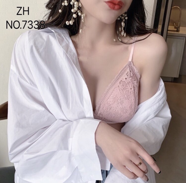 BirdsbarS's tweet photo. 69.- 
ฟรีไซส์ อก 32-38 
ผ้านิ่ม ใส่สบาย 
#เสื้อในลูกไม้ลายสวย #เสื้อในราคาถูก https://t.co/oKo4kWuSMy