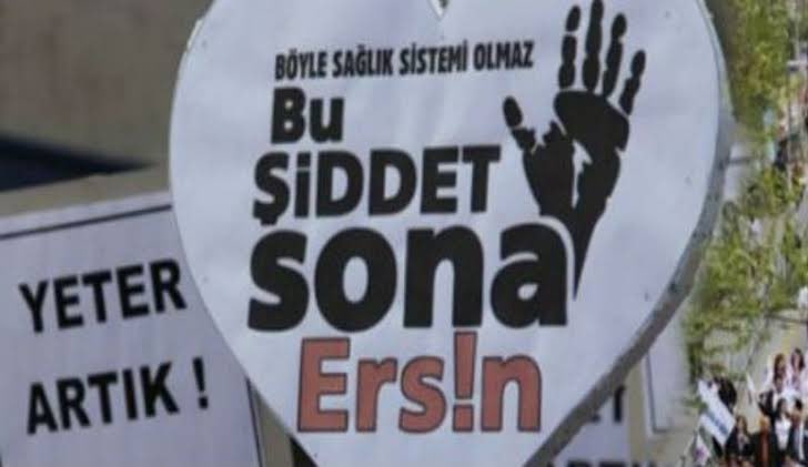 yasarustaportal's tweet photo. Sağlık emekçisine hastane bahçesinde polisin saldırısı: Ters kelepçe, biber gazı ve gözaltı | Osmaniye Kadirli Hastanesi’nde radyoloji teknikeri Zekeriya Cesurer, hastane bahçesinde sivil polislerin kendisine ‘burayı boşalt’ demesine karşı cevap verdiği için saldırıya uğradı. https://t.co/UKrygKOdd2
