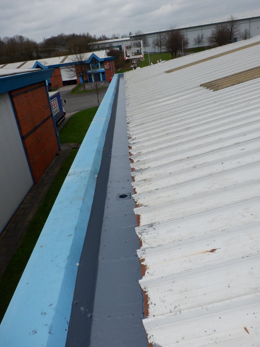 PracticalRoofCo's tweet image. Long term gutter/drainage problems solved in Newcastle. Original installers had bodged the downpipes and hidden it behind cladding, some outlets just emptying straight into cladding. Corroded gutters plated and repaired with SIKA. #roofing #construction #healthandsafety