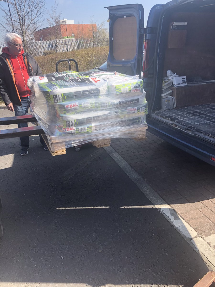 BAL_James's tweet photo. Glasgow’s very own Gordon Turner Snr on the road again with wee load of BAL Rapidflex One. https://t.co/2cSuGQsafy
