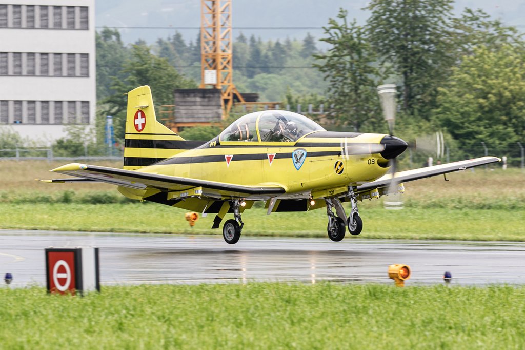 mrmoser1983's tweet photo. Pilatus PC-9M C-409
(MSN 221 - FF: 1992)
#LSME 25.05.19
EOS 7D Mark II + EF 100-400mm f/4.5-5.6L IS II USM
@zrhspot
#SwissAirForce #PC9 #PilatusPC9 #EML #Pilatus @pilatusaircraftltd #Aviation #AvGeek #PlaneSpotting #Airplane #Aircraft #AviationPhotography #Switzerland #Emmen https://t.co/ez4qdlGw4L