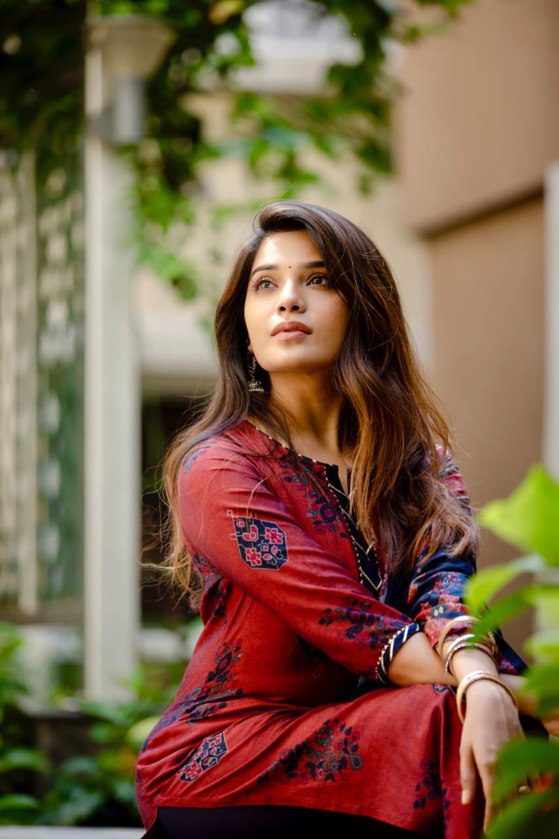 pudiharicharan's tweet photo. #Aathmika looks like a dream in these new pics 

@im_aathmika  @teamaimpr https://t.co/GD7E93EGqO
