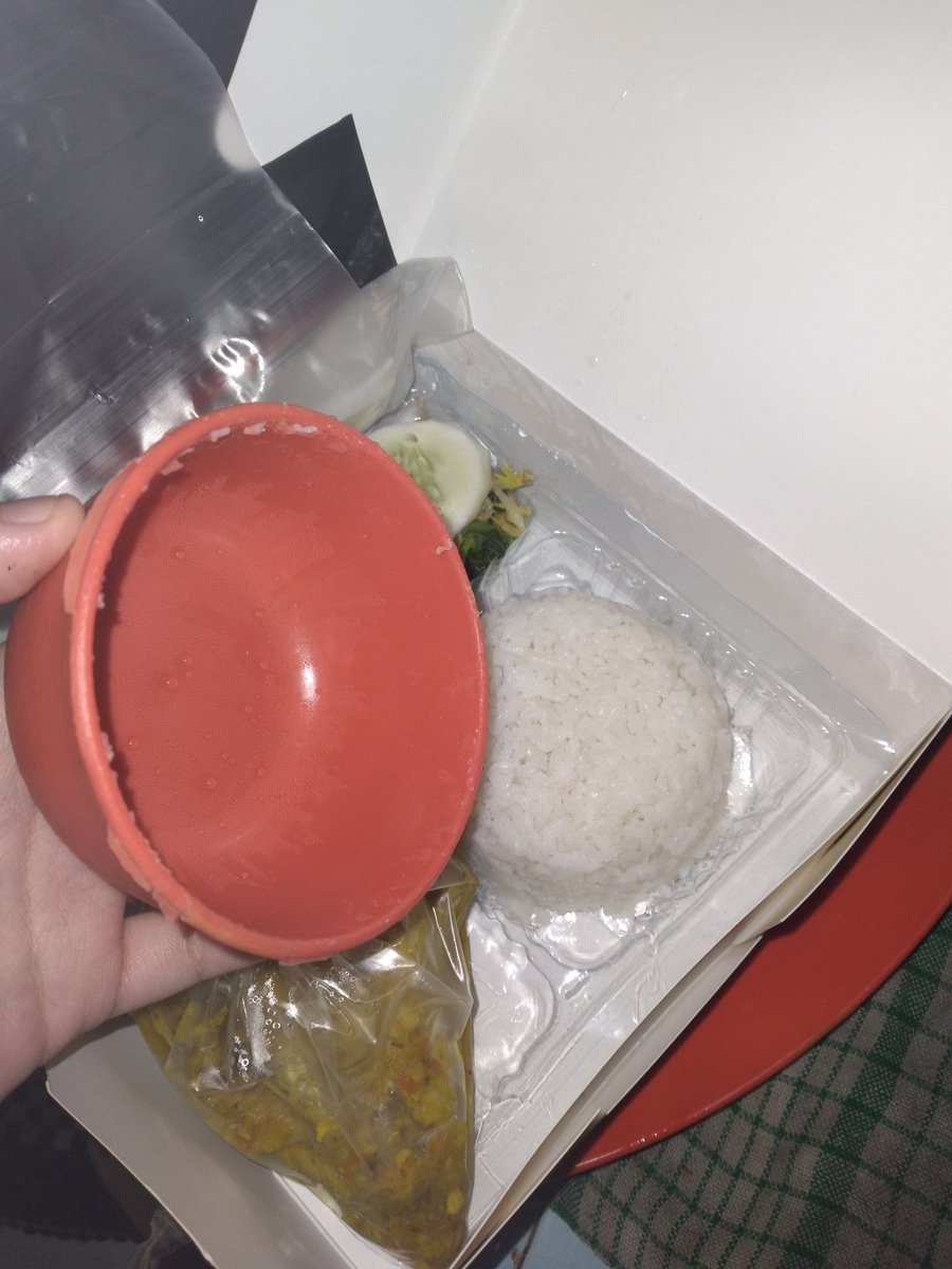 mangkok nya kebawa 😭