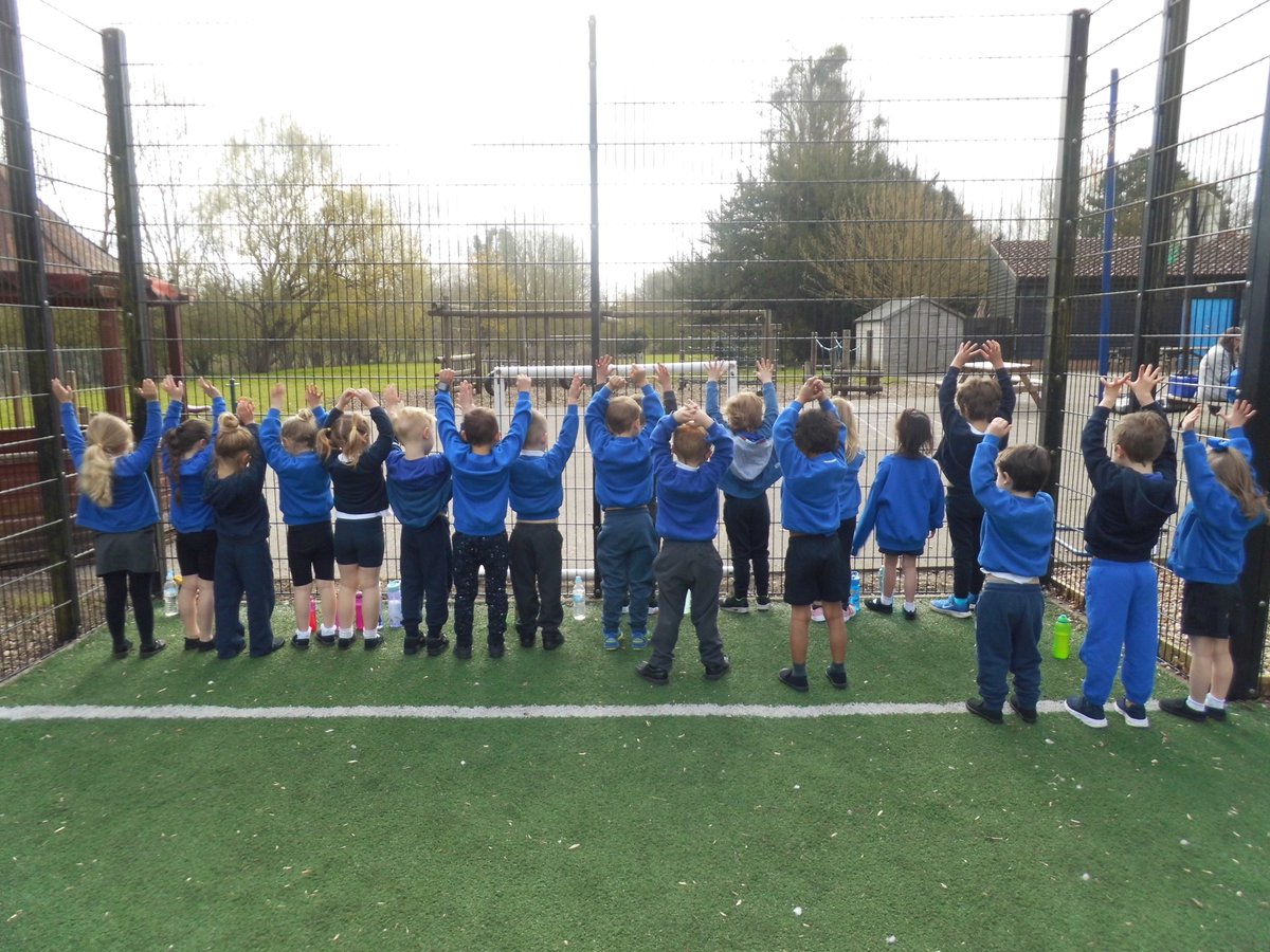 OakClassR's tweet photo. It was our first P.E lesson on the MUGA pitch today- we had a great time! https://t.co/83auN9ybpx