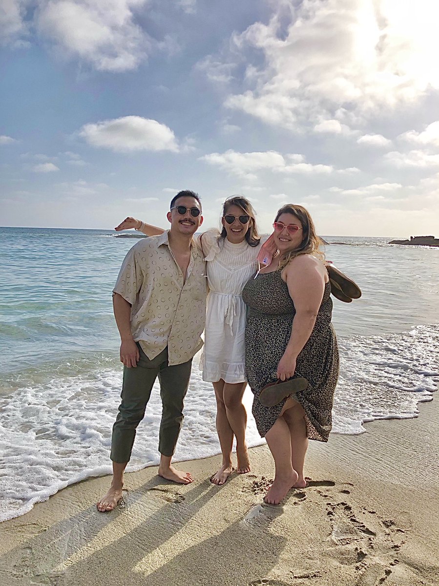 HLTHEOREM's tweet photo. Still buzzing off a fun weekend! Turns out, going out for drinks is still fun #hoverhand #whirryisnotreal @whitnibble https://t.co/TgIuApcA3v