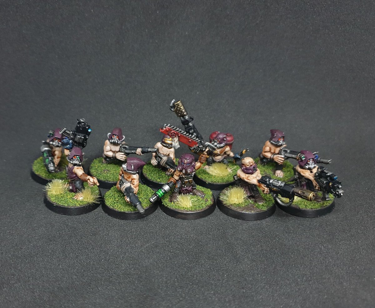 SimonMarston's tweet photo. I told myself I wouldn't add to my Little Big Heads army. Then watched @Alchemistpaint stream Blood Bowl Snotlings
I bought a box of Snotlings
Turning the bits in Pic 3, into Pic 2, then into Pic 1 on Twitch at around 1pm today at https://t.co/W3zNCeJm7D
#warhammer #miniatures https://t.co/Tk3MreDfA9