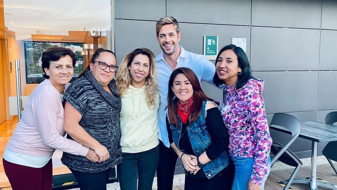 RubiconsCube's tweet photo. #Repost @sandra7525
• • • • • •
Bogotá, D.c.
Dia de posar junto a @willylevy29 😘 / #willevy #williamlevy #makeupteam #makeupartist #sebastianvallejo #cafeconaroma ☕💋 #cafeconaromademujer 👩❤ https://t.co/scy0nXmt5O