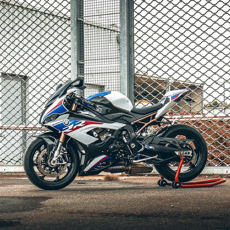 BIKESP0RN's tweet photo. BMW S1000RR 🔥 https://t.co/ycq68Dr6gK