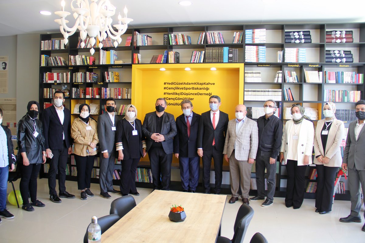 GSB_KMaras's tweet photo. Gençlik ve Spor Bakanlığımızın Gençlik Projeleri Destek Programı kapsamında hayata geçirilen "YENİ GÜZEL İNSANLAR YEDİ GÜZEL ADAMLA BULUŞUYOR KİTAP KAHVE" Projesinin açılış programına katıldık. 
@kasapoglu @gencliksporbak @yd_dernegi https://t.co/rbeg9r7KCV