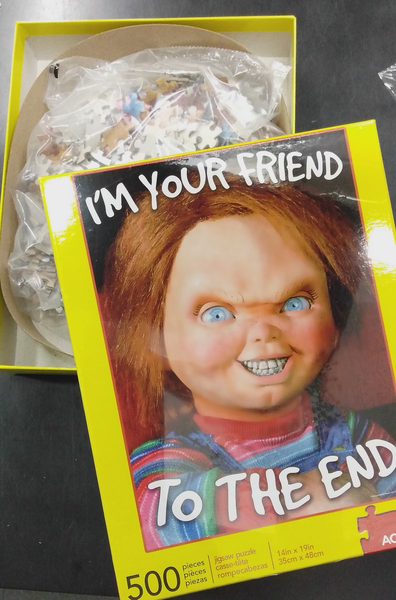 diskunion_movie's tweet photo. 【再入荷：映画グッズ】
チャッキー・ファンのためのパズル
 "I'm Your Friend to the End" 500ピース
売り切れていましたが再入荷しました！

中身はこんな感じ！！

ぜひ手に入れてね！！！
ハイディホー♪♪

#du入荷 #du映画 #チャイルドプレイ #チャッキー #HiDeHo #パズル https://t.co/gbWjfXy8iz