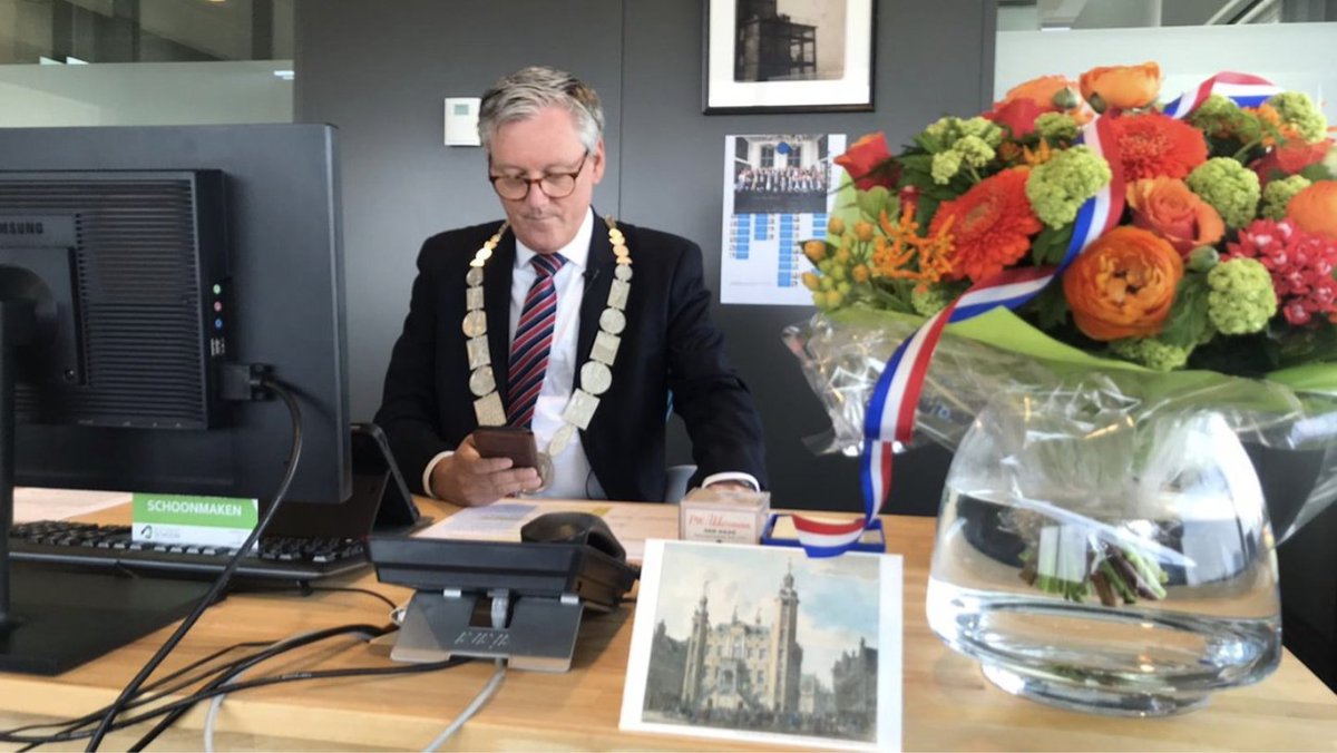 omroepvenlo's tweet photo. Venlo maakt zich op voor een bijzondere lintjesregen.
https://t.co/M4e6JeN3Ic https://t.co/WxFgeMUexw