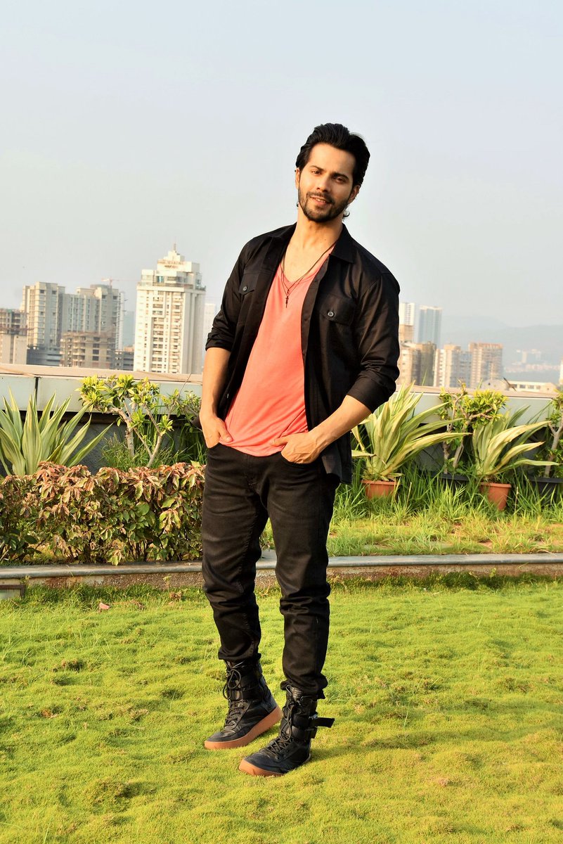 #Throwback handsome hunk @Varun_dvn #SuiDhaaga photoshoot 🔥 #VarunDhawan