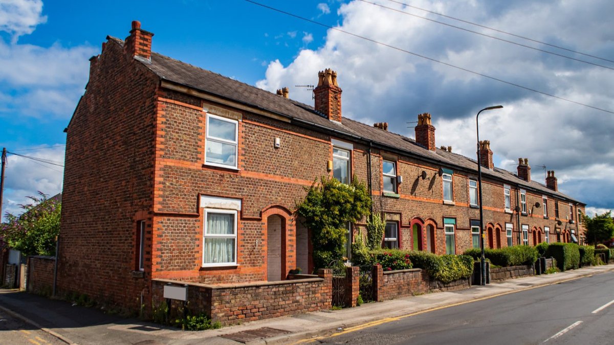 businessupnorth's tweet photo. A Stockport based online estate agent launches a new home-selling service to improve the sales experience and it will help the local community too @ThreeSixtySHG https://t.co/UyJAz2B73B https://t.co/fSqbWSfrGa