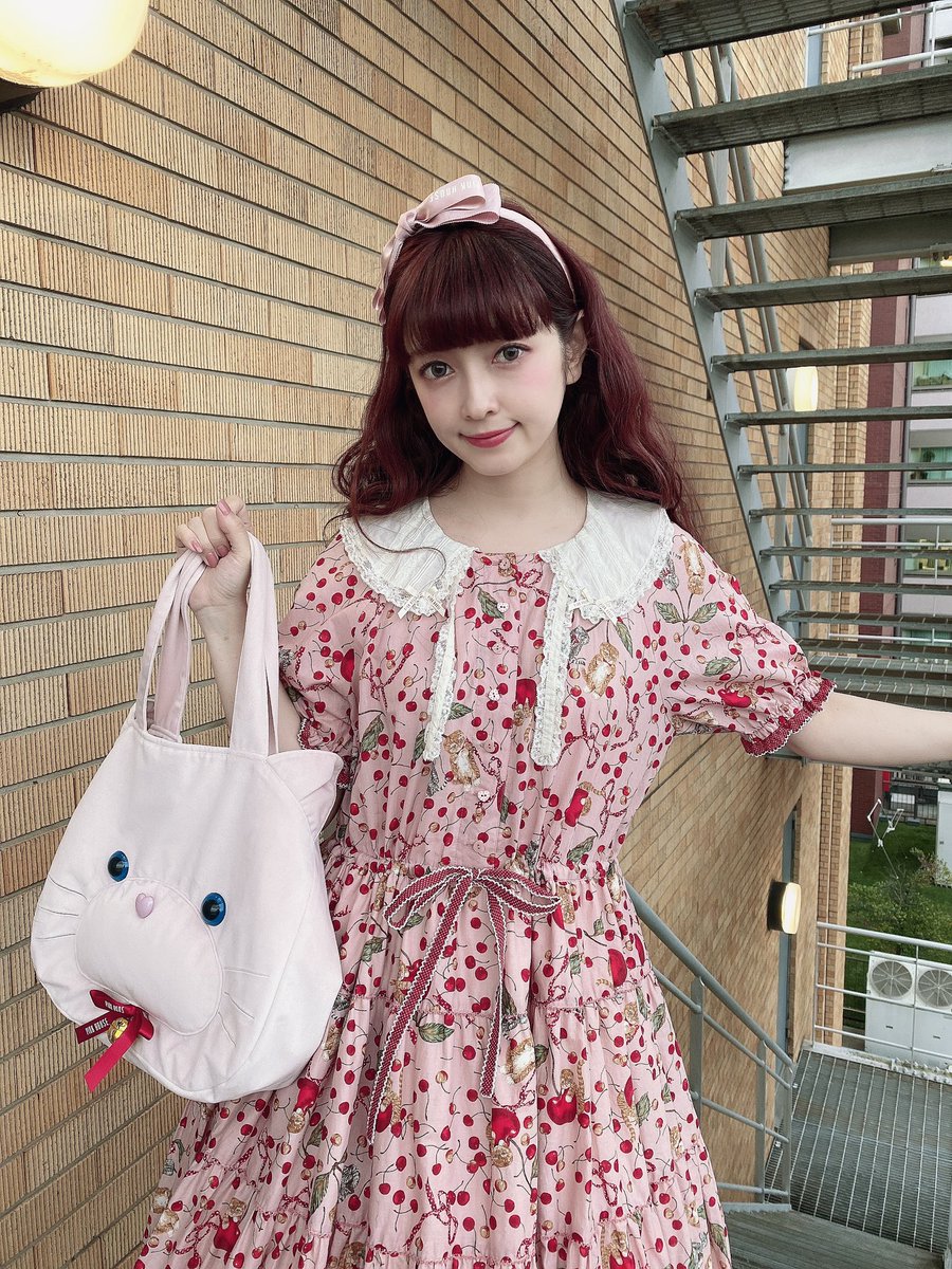 PINKHOUSE×misako aoki ベレー帽　青木美沙子　ピンク ミディ丈ピンク💓 襟のレースにすごくこだわったよ🐱 ミディ丈はPINK
