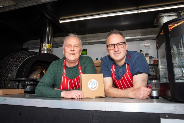Royal_Greenwich's tweet photo. Earlier this week the Leader and Deputy Leader launched Royal Greenwich Street Eats in Woolwich and met some of the local traders...

🍽️ 😋🍻 
#ShopLocalWoolwich #shopsafe #openforbusiness #streeteats

https://t.co/IOjYG8IXDM https://t.co/97h40vzqwi
