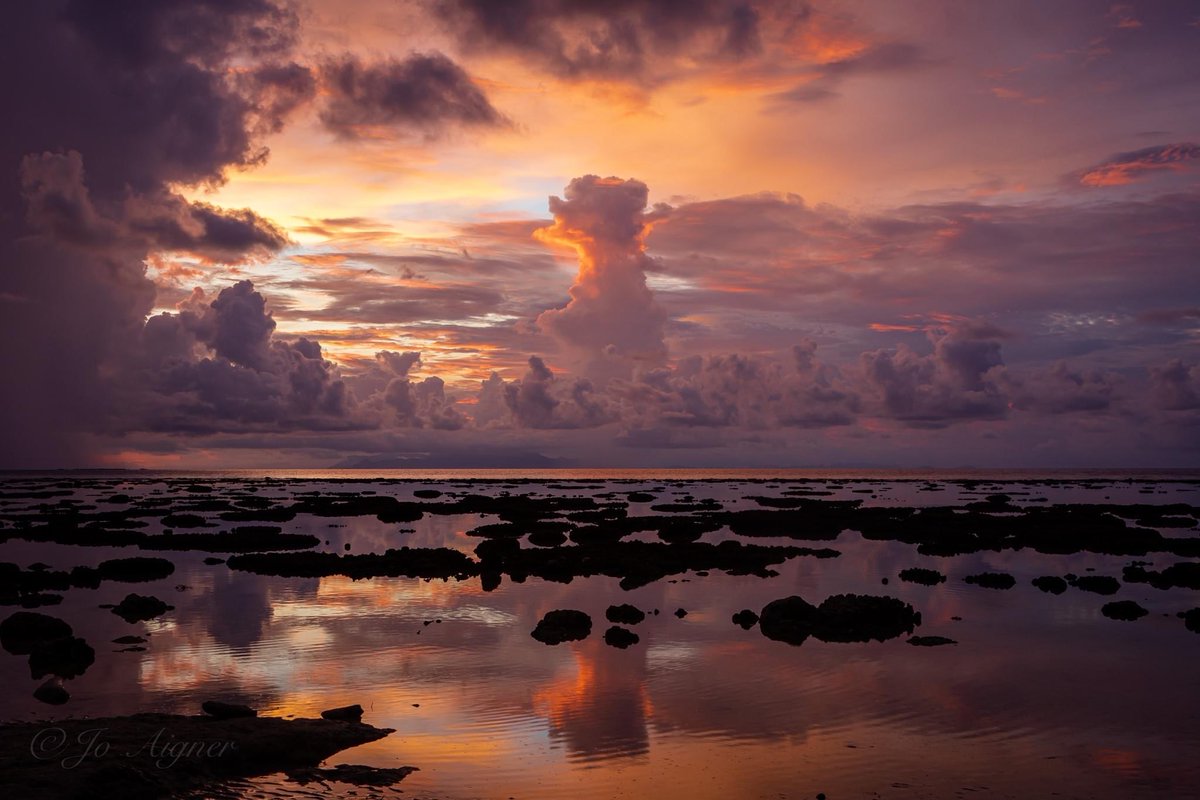 JoAigner's tweet photo. Stunning sunrise in Koh Lipe, Thailand. #PicOfTheDay #thattravelblog #TravelStoke #lonelyplanet #BBCTravel #travel #travelphotography #onestrangeasia #lppathfinders #iphonex #LiveTravelChannel #justgoshoot #TheGlobeWanderer #passionpassport #theculturetrip #Wanderlust #sunrise https://t.co/0fftkYHNi0
