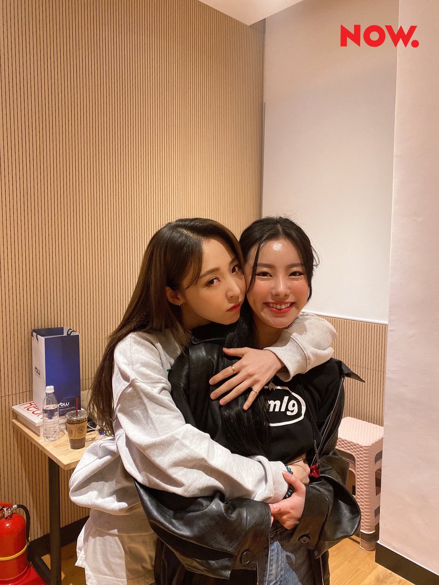 npop_zip's tweet photo. #studio문나잇🌙 문대표 (#마마무 #문별) 동생이자 솔로가수로 컴백한 #휘인 이❤️ 아주 스페셜한 무대를 준비중임다😎 놓치지 마세요! #WHEEIN 에게 하고픈 말은 여기로📱 문자번호 #7117 (정보이용료 100원) #NOW온에어 #MAMAMOO 보쇼💎같이보기https://t.co/ACk8ZVGHel https://t.co/5P7zDJX54k