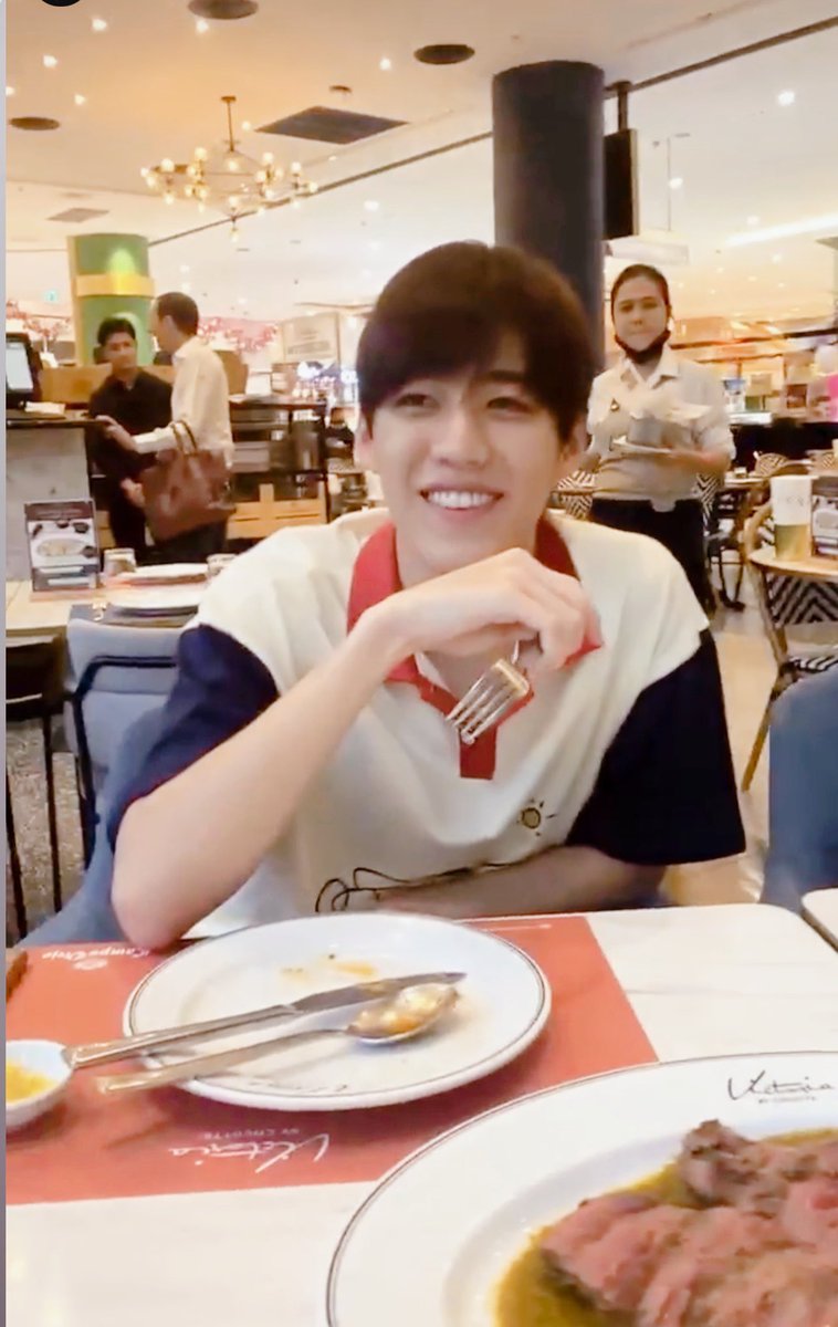 ff_order's tweet image. Pre เสื้อเครื่องบินแบบ #พีพี 

มี 2 สีให้เลือก / ไซส์ S-XL

ราคา 290฿ 

ค่าส่ง 40/60

สนใจถามได้นะคะ 🤍

#พรีออเดอร์จีน #เสื้อผ้าสไตล์เกาหลี