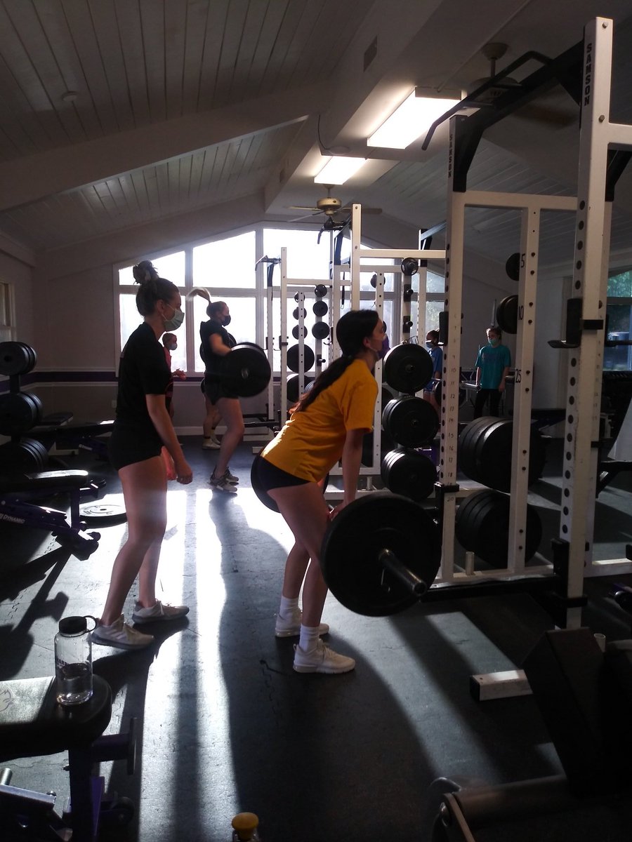 Rise and grind Mountain Lions! Gorgeous morning and our final day of weights for the semester #DefendtheDen 💜