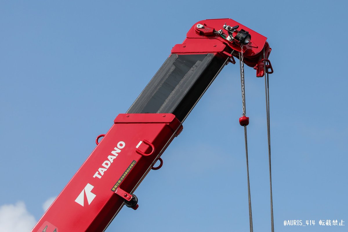 クレーン装置:タダノ製ZX503 ブーム先端にライトを装着 クレーンと
