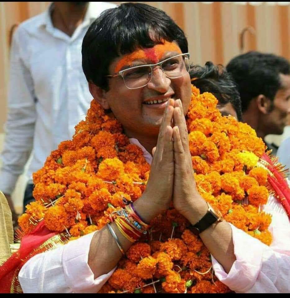 सहज,सरल व्यक्तित्व @BJP4MP के 
मीडिया पैनलिस्ट बङे भैया श्री @Krishna97707567 को जन्मदिन की बहुत-बहुत शुभकामनाएं।