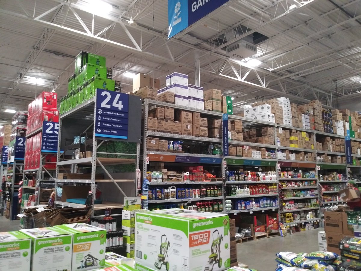 LoweJohnstown's tweet photo. Packing down the chemical aisle!! Getting ready for another busy day!@DamonBennettR7 @LowesRegion7 #95StrongR7 https://t.co/swlRHfJZEL