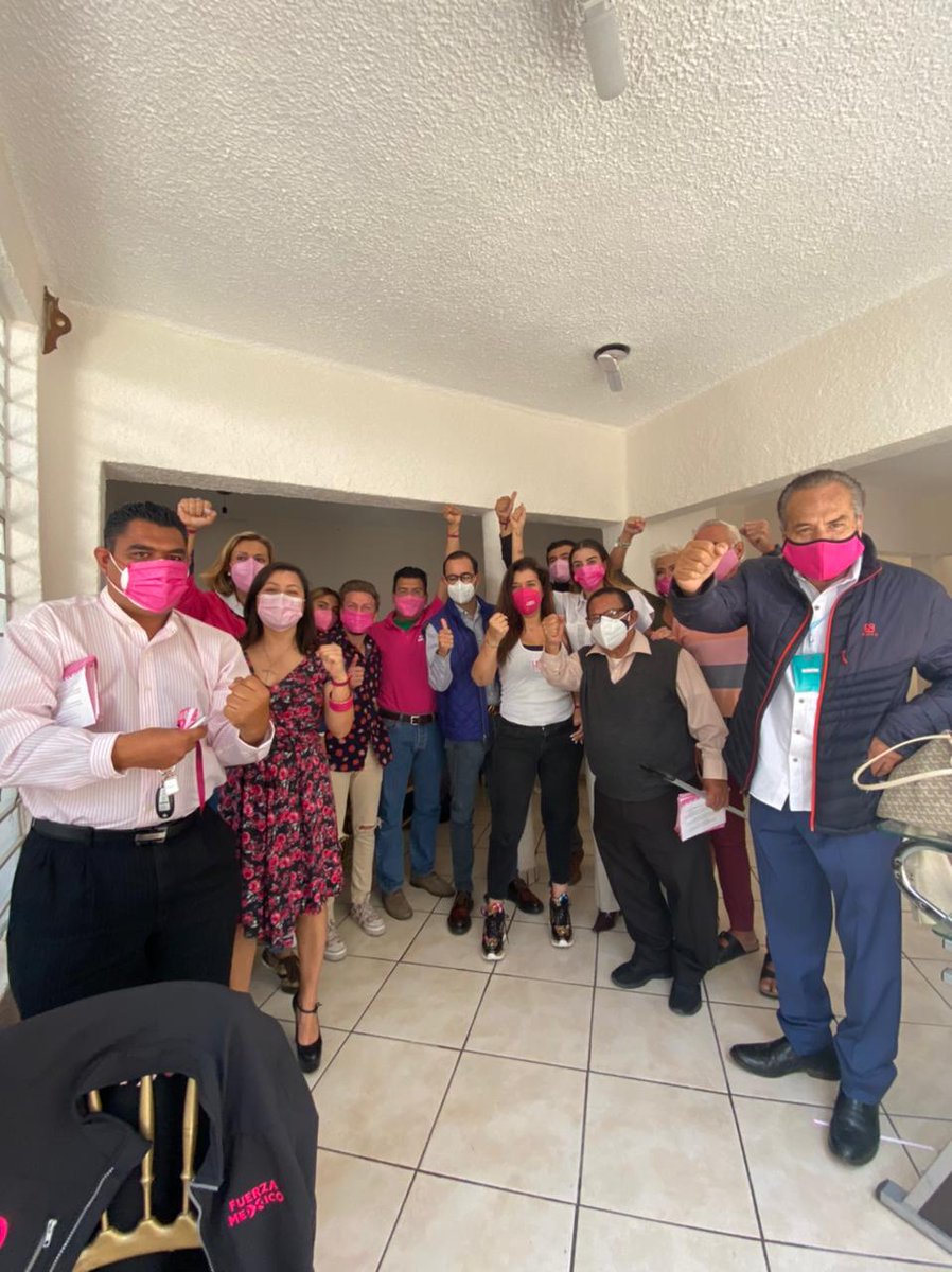 CapibaraCop's tweet photo. Recorridos y reuniones con los Comités de las alcaldías Álvaro Obregón, Coyoacán, Tláhuac y Miguel Hidalgo presididas por @JaimeOchoa_ y @KarRojodelaVega 
#FuerzaXMexico 
#LaCiudadSePintaDeRosa https://t.co/1LvZglD0lI