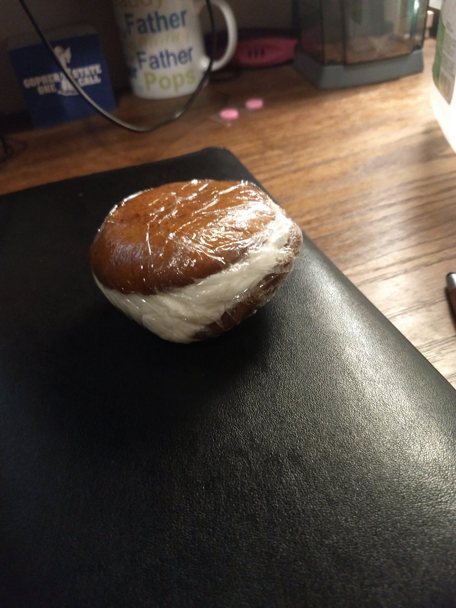 intsurvivorcast's tweet photo. Get your #Groove on tonight with our @SurvivingMaine ep#10 coverage along with the penultimate evening of #WhoopiWeek
We're hanging in the #Maine woods, watching 1998 classic #HowStellaGotHerGrooveBack and eating #PumpkinWhoopiePies
Don't miss it!
#Survivor #SurvivingMaine https://t.co/5UB1CKTTtl