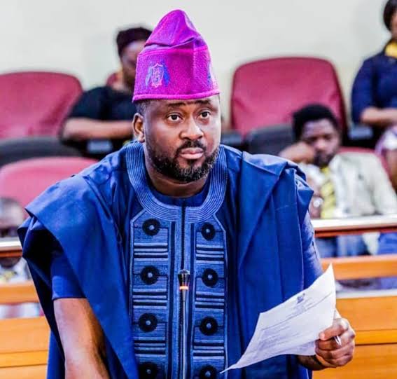 Anthonrecord's tweet image. Retweet for Desmond Elliot, like for Elliot Rum
Ahmed Musa,