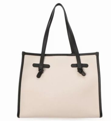 Dorama Fashion در توییتر 石原さとみ さん衣装情報 恋はdeepに パイピングトートバッグ 白 黒のバイカラーのキャンバストート シーンレスで愛用できる大人顔アイテム ブランドは Gianni Chiarini ジャンニ キアリーニ 詳細は T Co Dorama Fashion در توییتر 石原さとみ さん衣装情報 恋はdeepに パイピングトートバッグ 白 黒のバイカラーのキャンバストート シーンレスで愛用できる大人顔アイテム ブランドは Gianni Chiarini ジャンニ キアリーニ 詳細は T Co