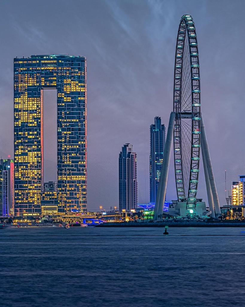 VisitDubai_RU's tweet photo. В отеле Address Beach идеально сочетаются атмосфера пляжного курорта, современная архитектура и фантастические виды на побережье Дубай-Марины 🤩
📷 IG/binsuwaif #AinDubai #BlueWaters #AddressBeach #ДубайМарина #JBR #ПосетитеДубай #Дубай #ОтдыхВДубае https://t.co/aKKB7xLHEf
