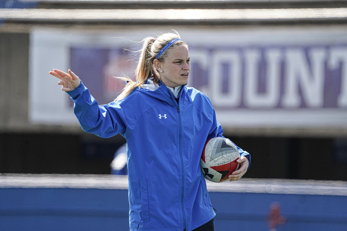 It's not Friday, but here's a fun fact! This season <a href="/julie_hanley1/">Julie Hanley</a> oversaw the biggest MVC turnaround in program history 😎

𝟭-𝟱-𝟭 ➡️ 𝟲-𝟮 

#MarchOn