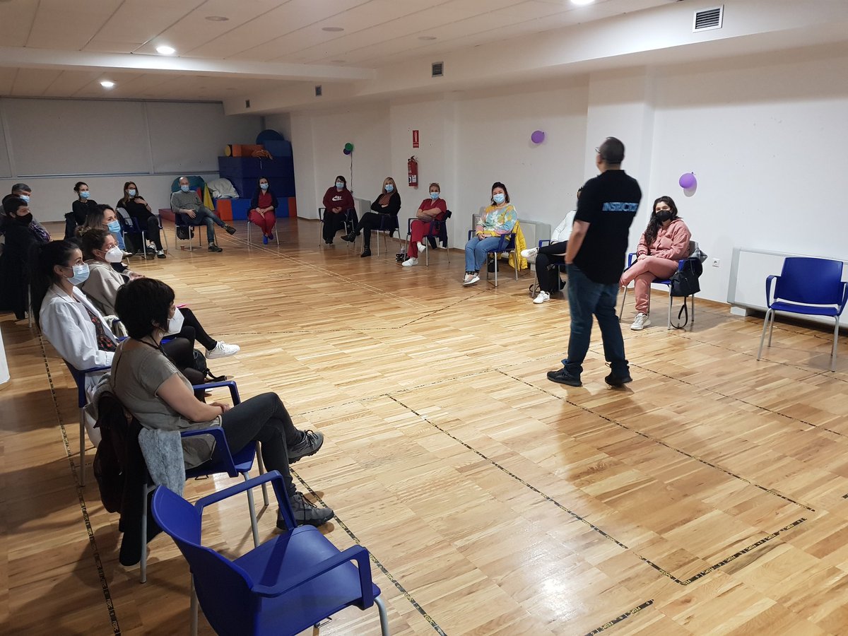 APAMPVigo's tweet photo. Formándonos en primeros auxilios de la mano de @iberocardio 😊💪💪
#formación #apamp #SomosASPACE #apampcheosdevida #parálisiscerebral https://t.co/6sGEgYnLGQ