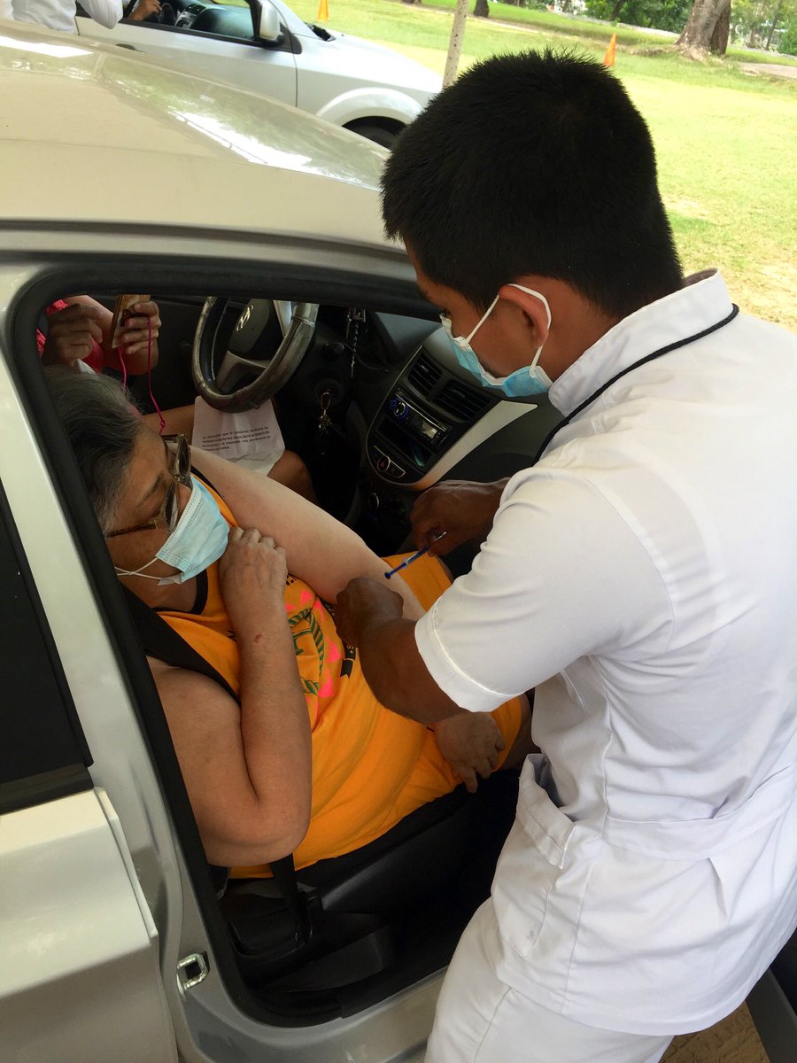 SSalud_Tab's tweet photo. 🚨AVISO IMPORTANTE🚨
Se informa a los Adultos Mayores  que vivan en Villahermosa, que por alguna causa no hayan podido aplicarse la primera dosis de la vacuna contra el Covid-19, que este viernes se estará vacunando por única ocasión en la DEPORTIVA, de 08:00 a 15:00 horas. https://t.co/miybJqKNPH