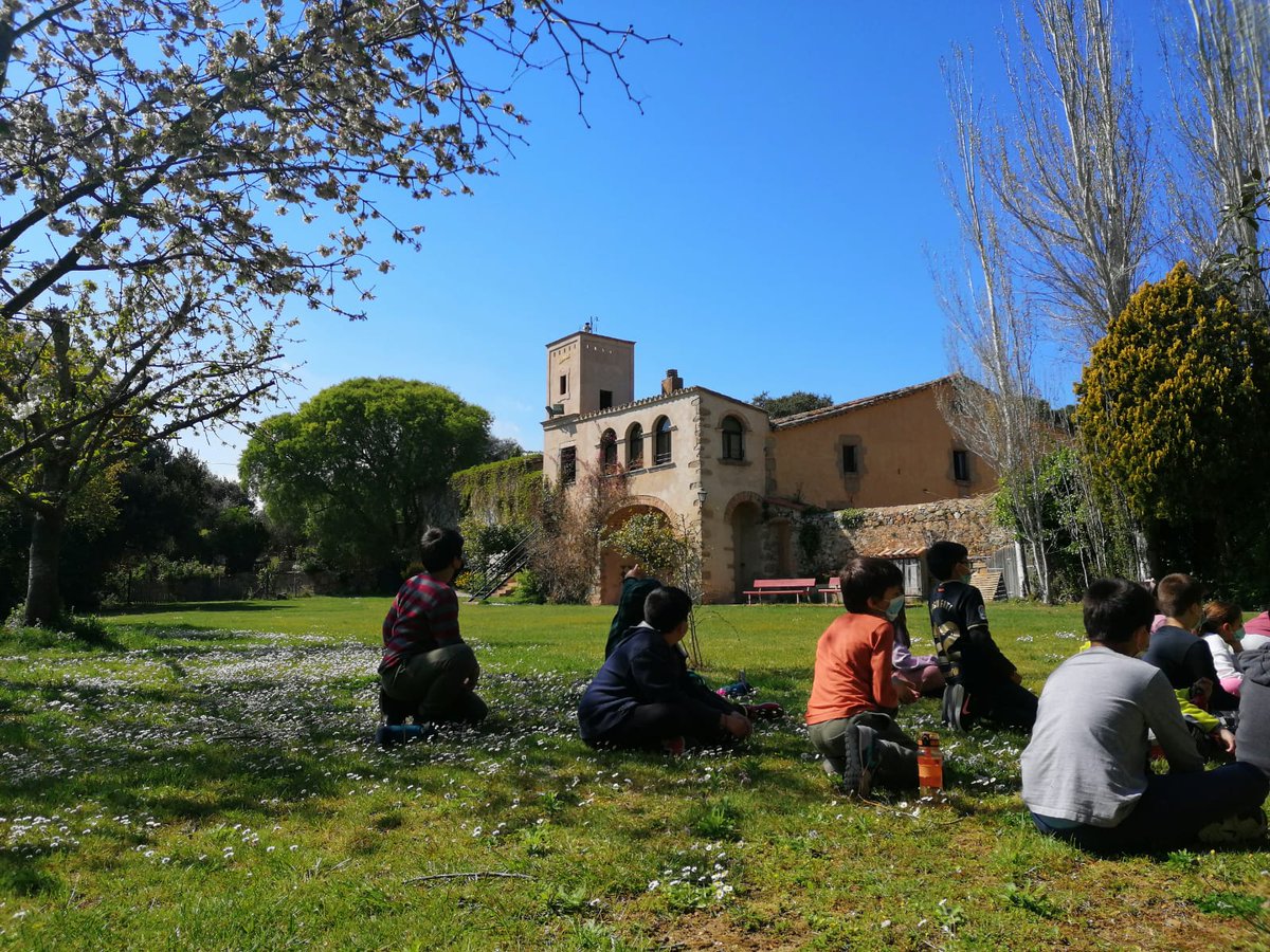 escolataborbcn's tweet photo. Els nens i nenes de 5è ja estem gaudint de les colònies a Ca l'Aldric. https://t.co/V8rsXVcJYq