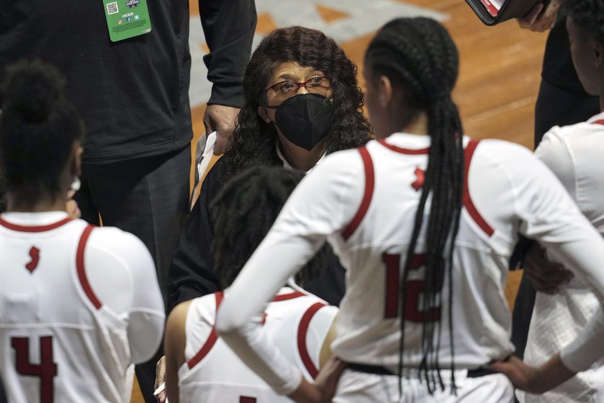 Rutgers women’s basketball coach C. Vivian Stringer to get contract extension