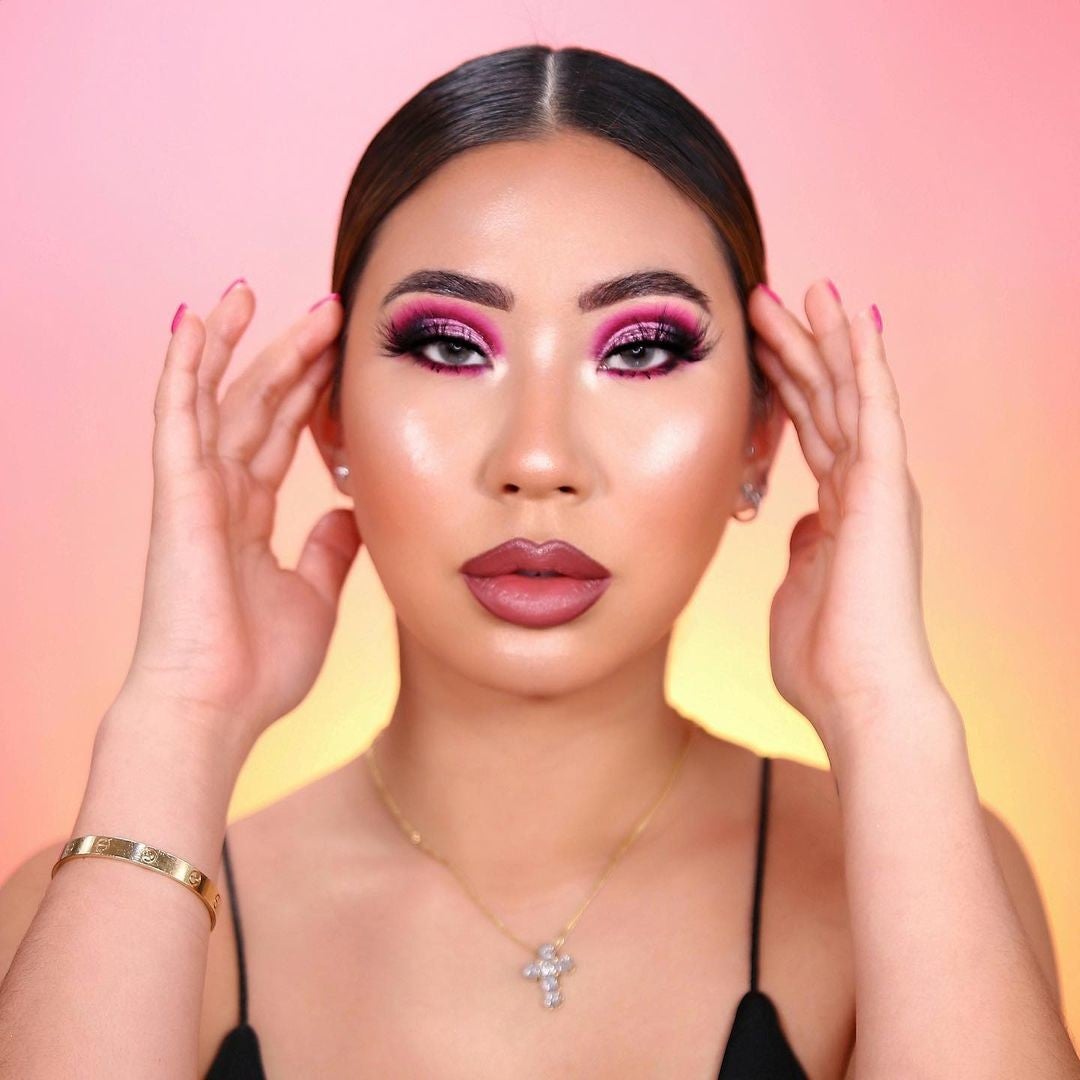 💓✨ @carolkchang wears #GLAMOFLAUGE Foundation - full coverage, never cakey, lightweight &amp; wears for hours - plus, it's infused with vitamin E✨

PRO TIP: Pair with one of our SHEER ENVY Primers for best wear!

#hardcandylife #teamhardcandy  bit.ly/3mKbJCV
